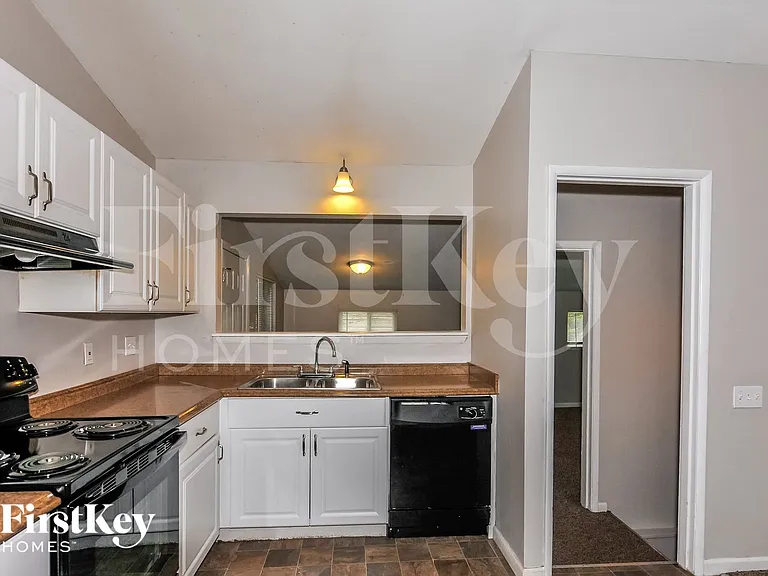 2490 Flamingo Dr — Photo 7