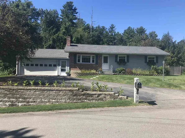 24 Beacon Dr, Merrimack, NH 03054