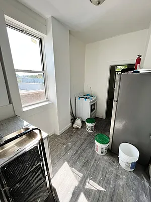 Rented by Gugenheim Realty LLC | media 8