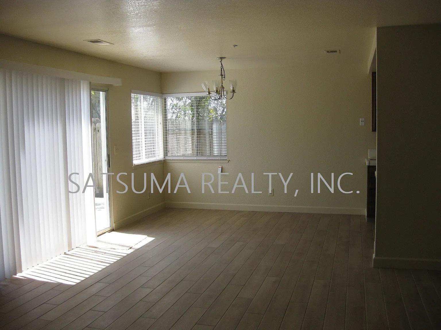 3 bed, 1290 sqft, $3,600 — Photo 2