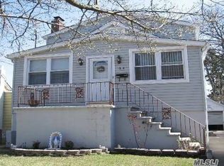 64 Graywood Rd, Port Washington, NY 11050