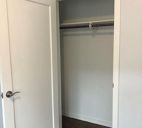 3rd image of 918 Howard Ave