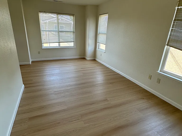 472 Bryan Ave — Photo 46