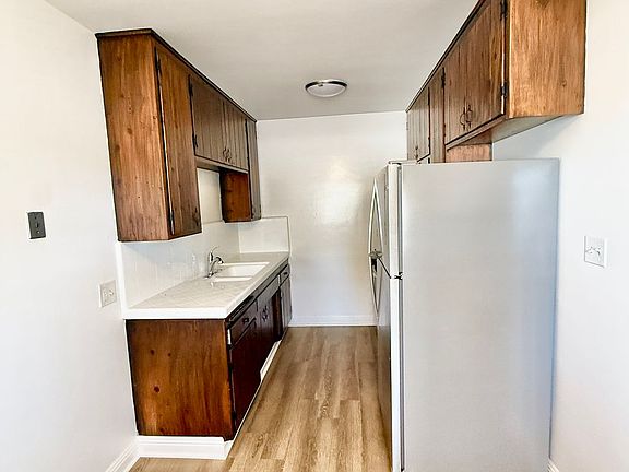 5th image of 4822-4826 Cypress St #4826C