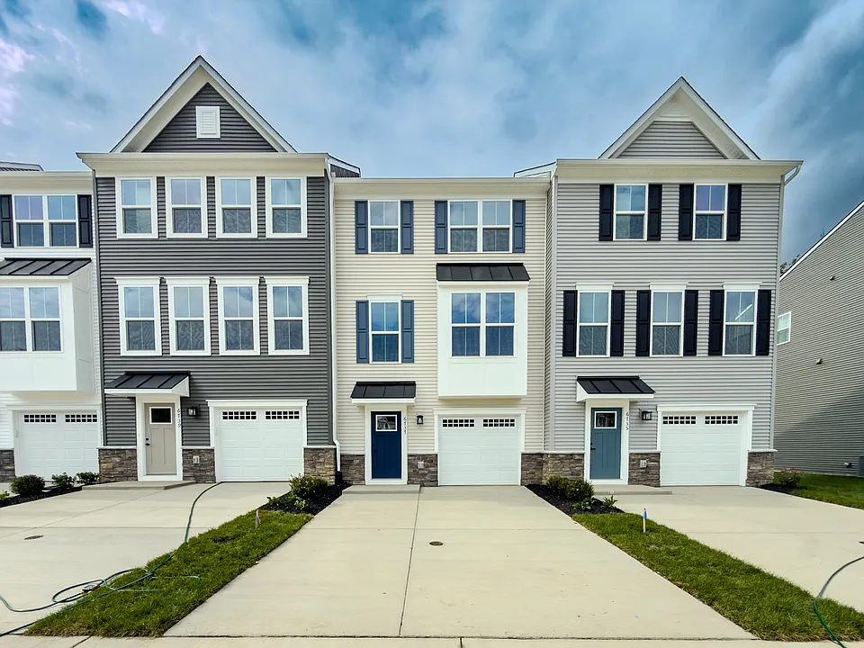 6737 Shelton Ln
