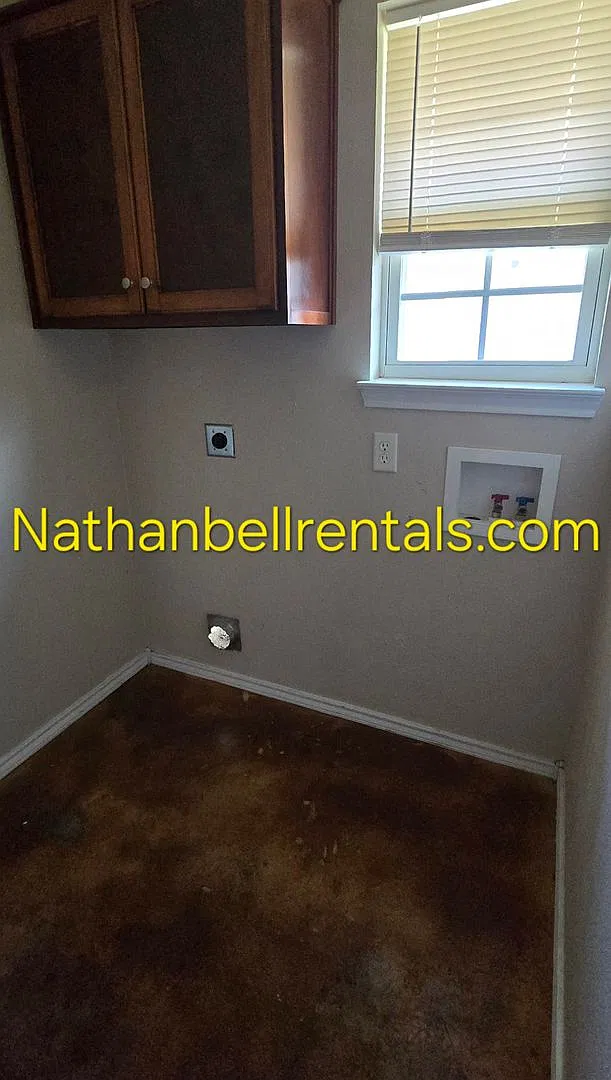 2335-2337 Kimberly Dr — Photo 4