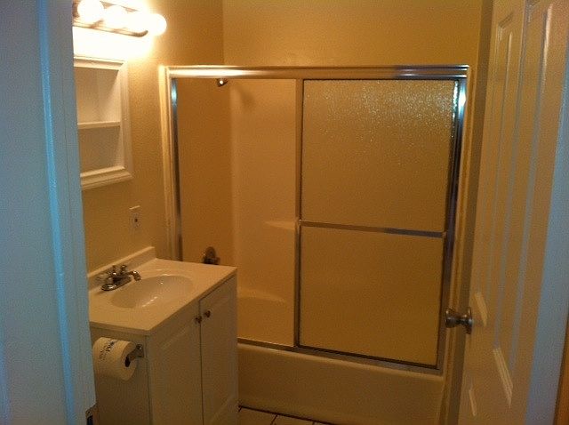 2nd image of 4763 1/2 Wightman St