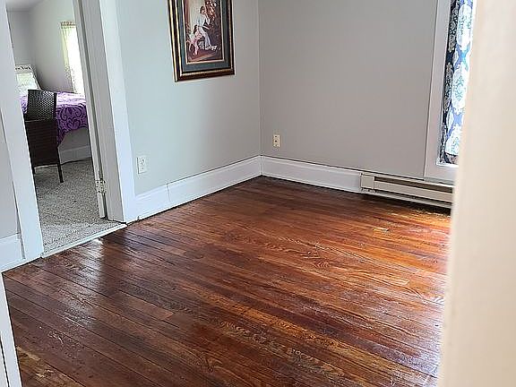 3rd image of 626 Catalpa Dr