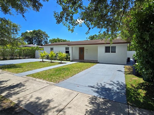 7388 S Waterway Dr, Miami, FL 33155