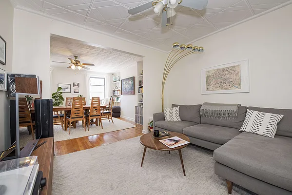 Rented by Bold New York | media 19