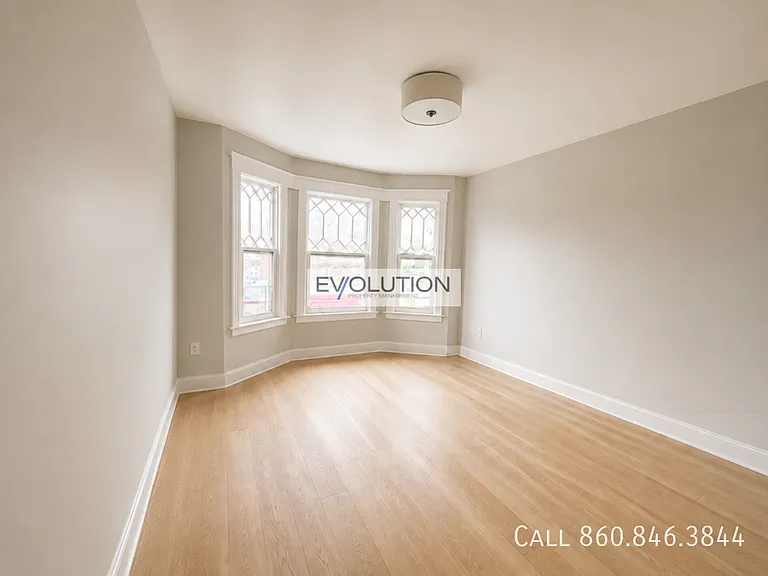 906 Park St #3W — Photo 6