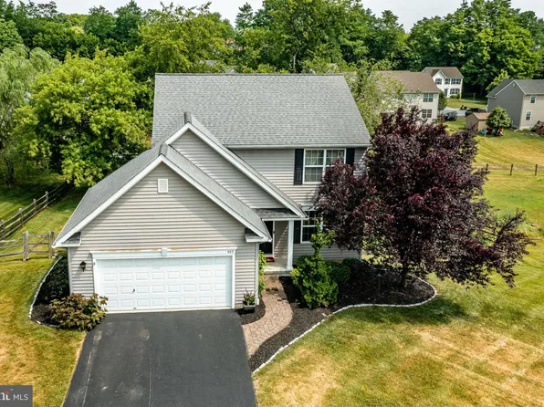 409 W 8th Ave, Parkesburg, PA 19365