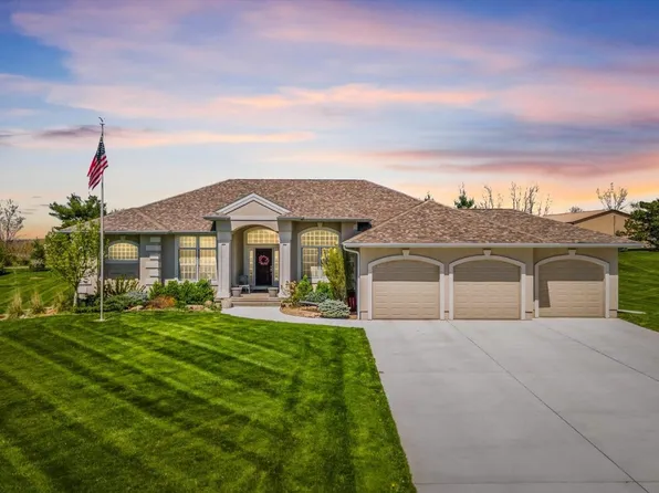 2484 Westwind Ln, Cedar Rapids, IA 52411