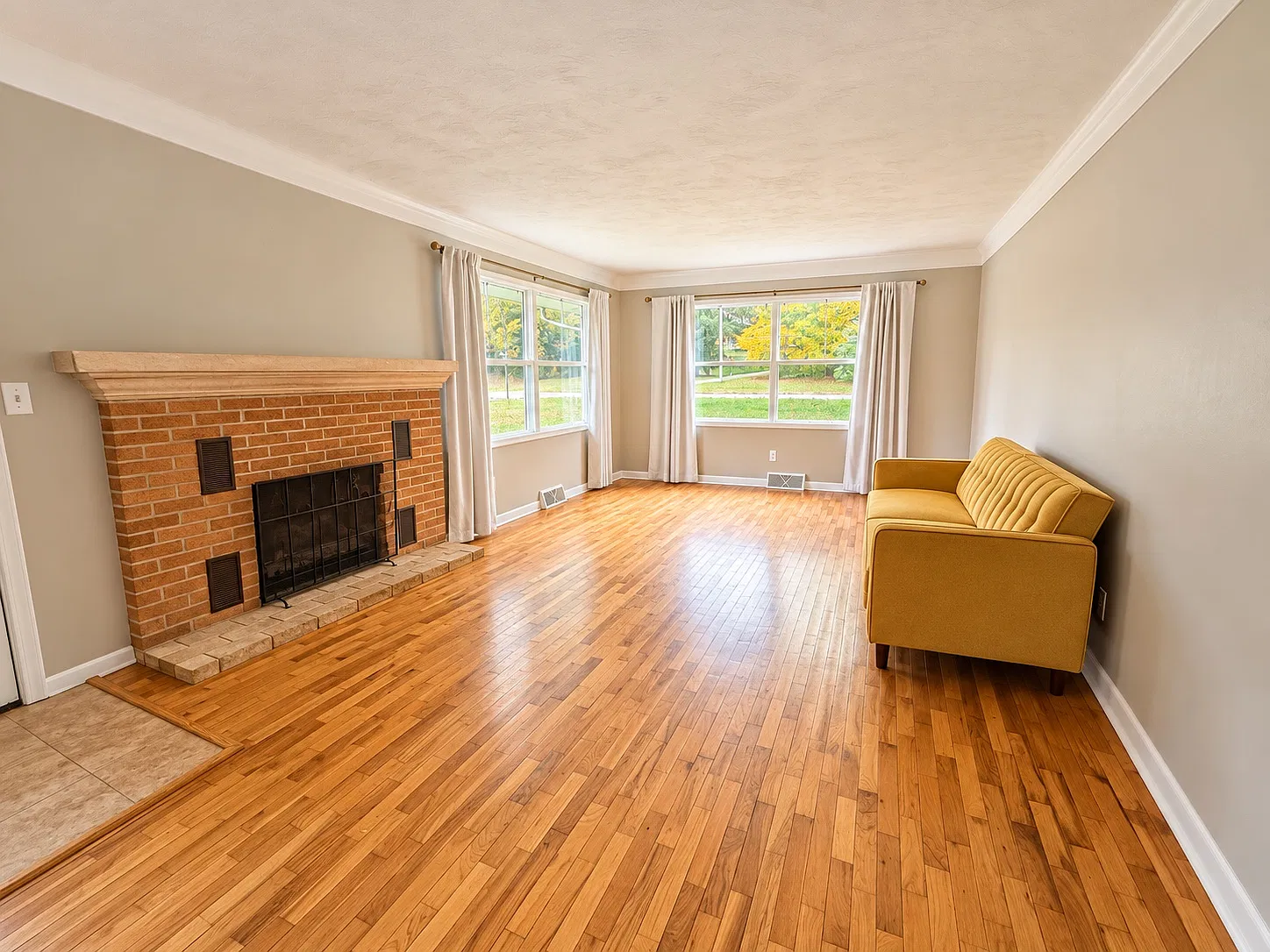 3 bed, 1.5 bath, 1425 sqft, $1,600 — Photo 3