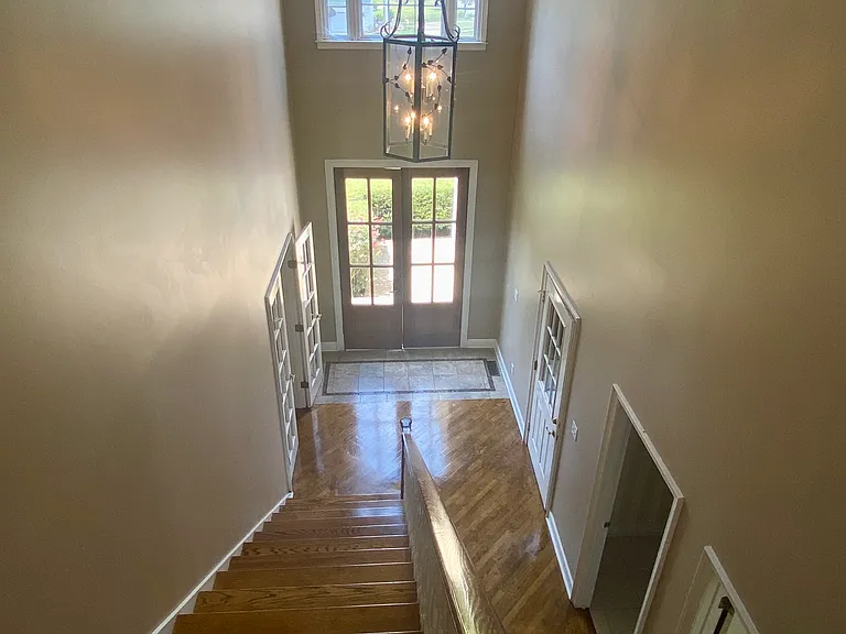 Country Club Dr — Photo 5
