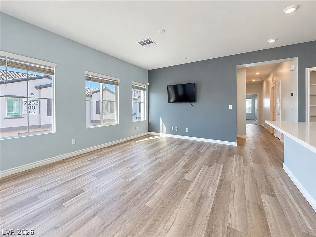 2 bed, 2.5 bath, 62665 sqft, $1,850 — Photo 4