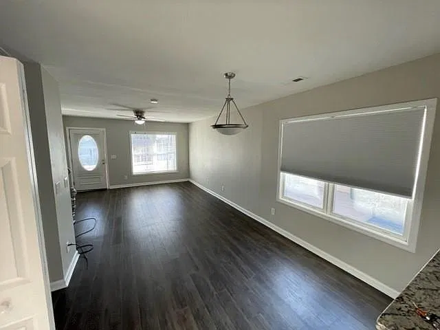2 bed, 967 sqft, $1,400 — Photo 3