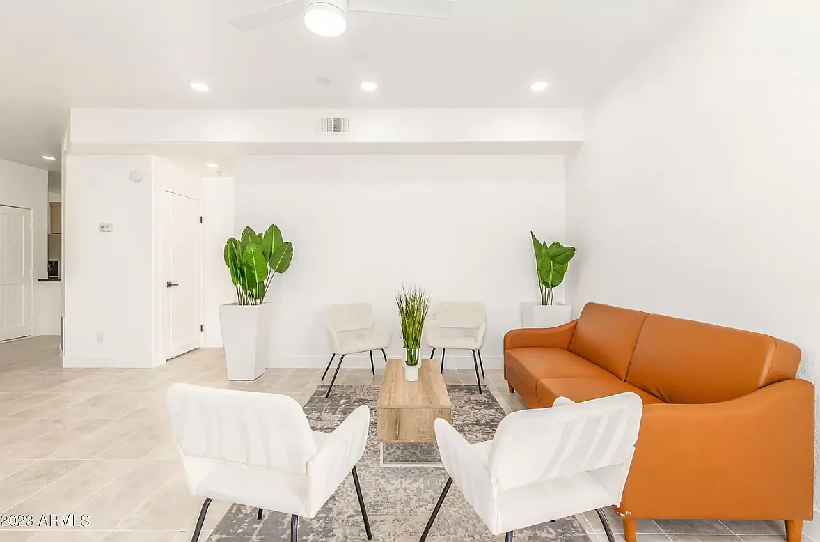 2 bed, 1123 sqft, $2,600 — Photo 4