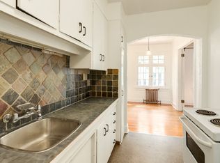 1121 6th St SW #11, Calgary, AB T2R0Z3