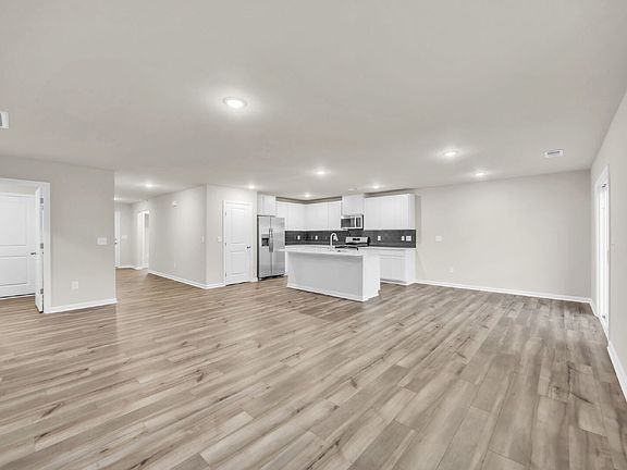 5th image of 999 Cleveland Meadows Trl