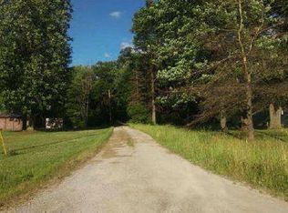 976 N Eleven Mile Rd, Sanford, MI 48657