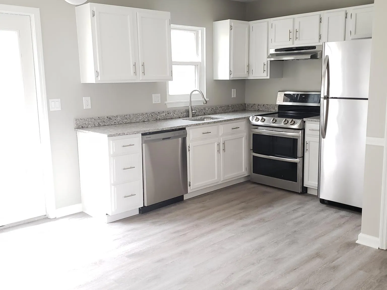 2 bed, 1.5 bath, 1020 sqft, $1,800 — Photo 3