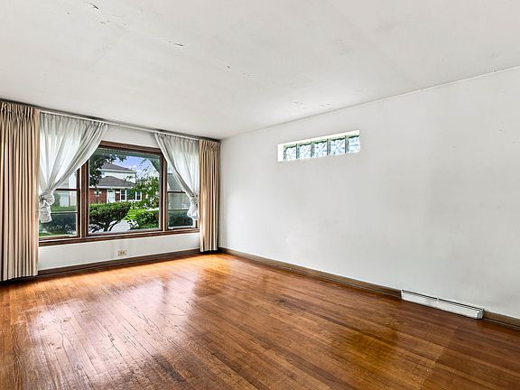4th image of 7321 N Nora Ave