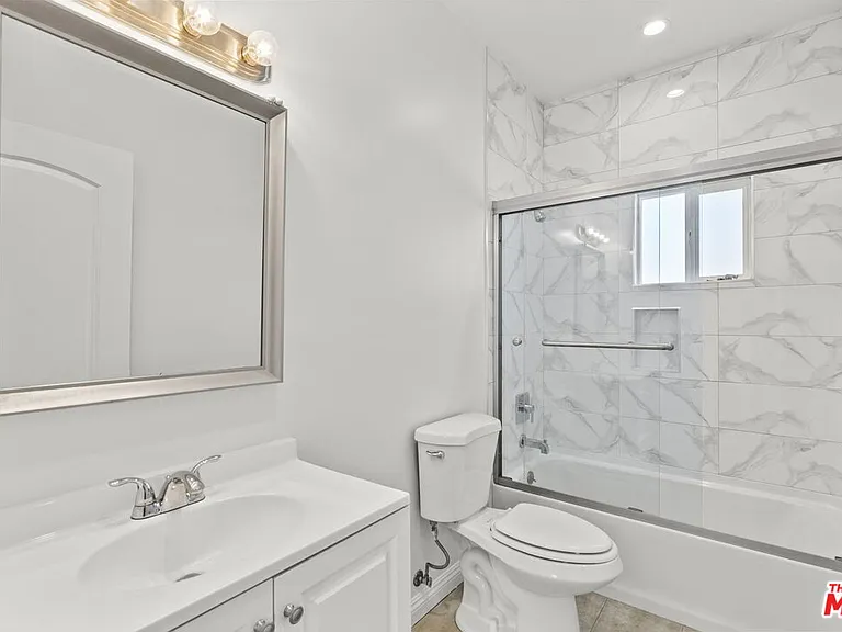 6715 Cedros Ave — Photo 17