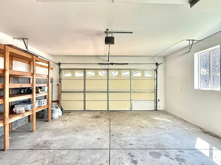 901 Manzanita Dr — Photo 11