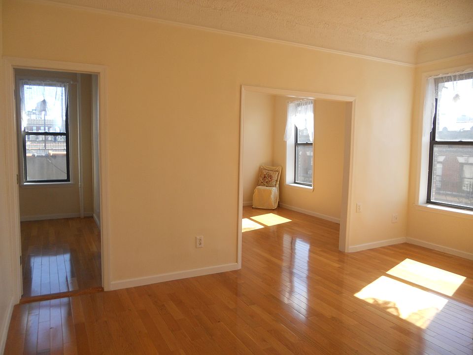 1st image of 79 Hamilton Pl APT 22
