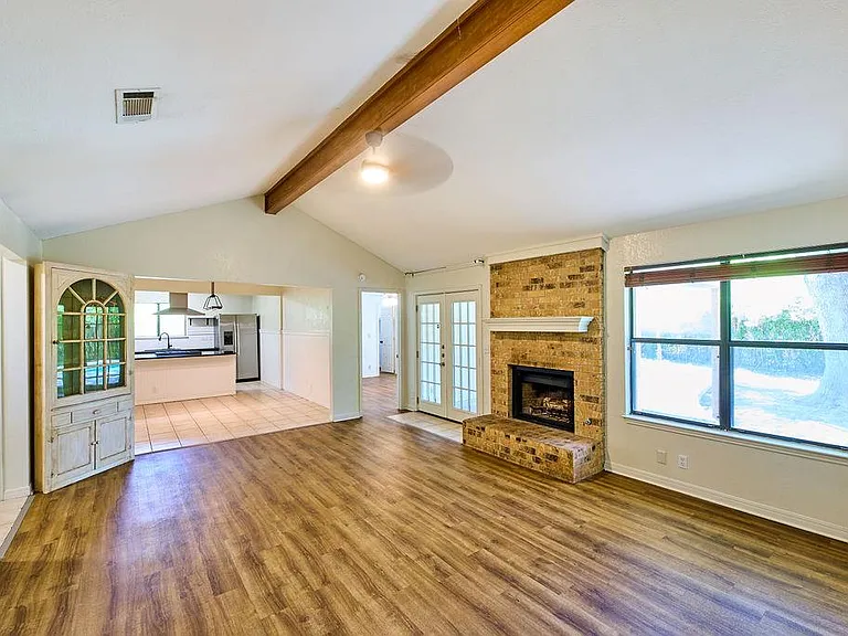 1105 Stratford Cv — Photo 10