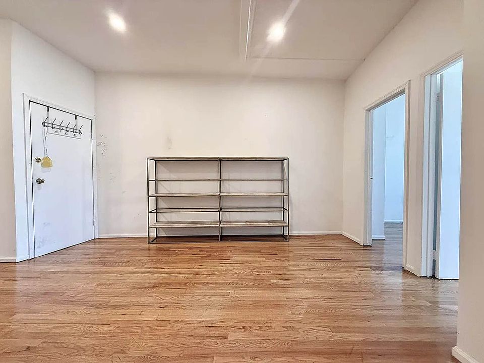 1st image of 535 Graham Ave APT 2R