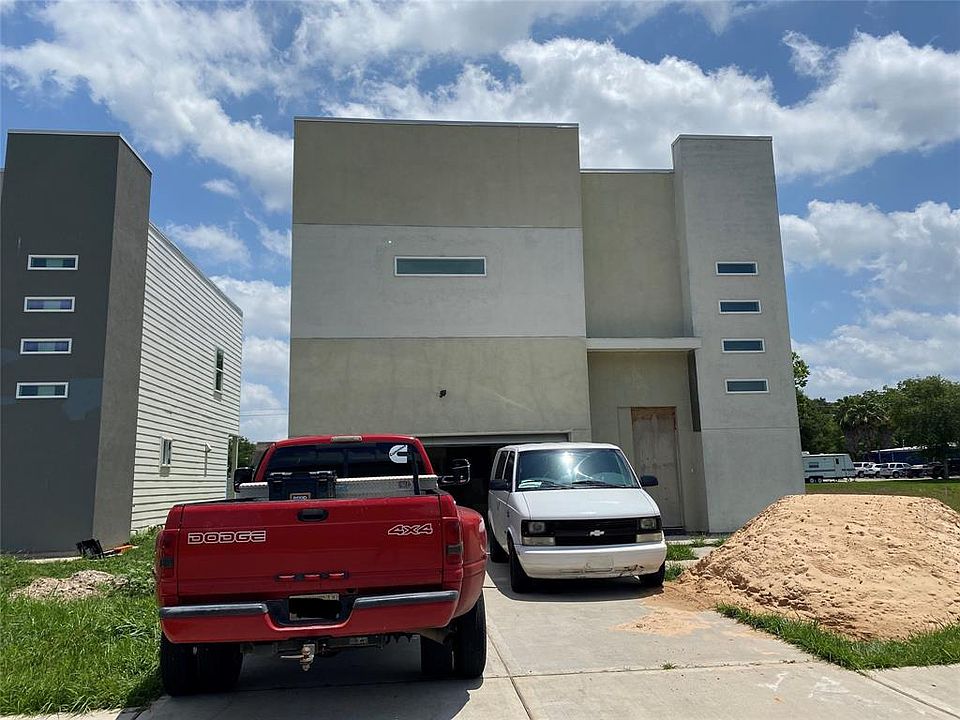 1st image of 9721 Fabiola Dr