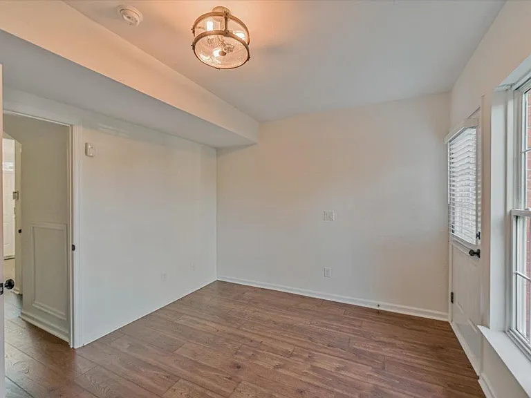 643 Huffine Manor Cir — Photo 4