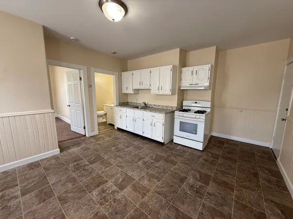 289 Cottage St #3L, Woonsocket, RI 02895
