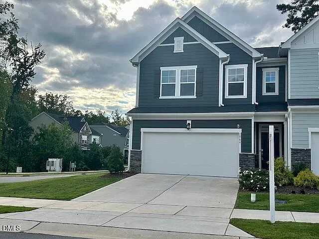 3 bed, 2.5 bath, $2,230 — Photo 3