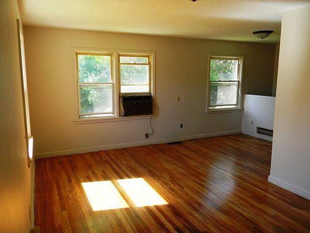1st image of 314 N Broadway Ave