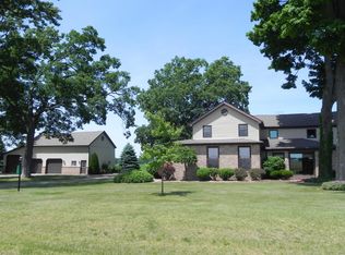 19882 Roys Rd, Constantine, MI 49042