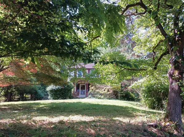 650 Howellville Rd, Berwyn, PA 19312