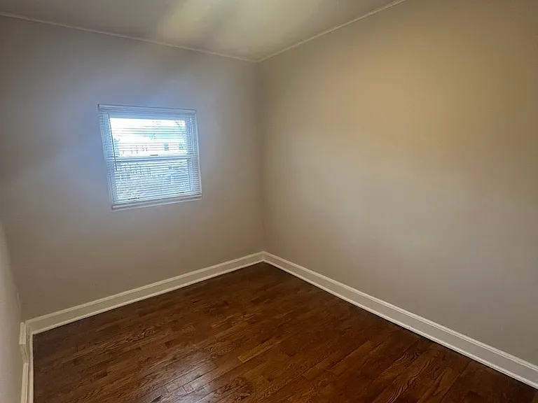 409 Laverne Ave — Photo 7