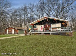 1197 Bluebird Ln, Bushkill, PA 18324