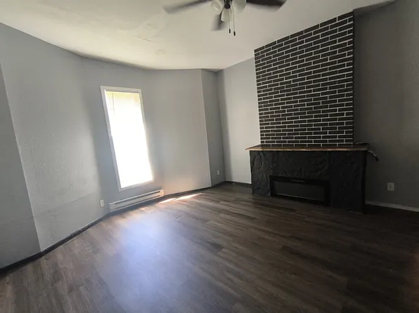 813 3rd St APT B, Boonville, MO 65233