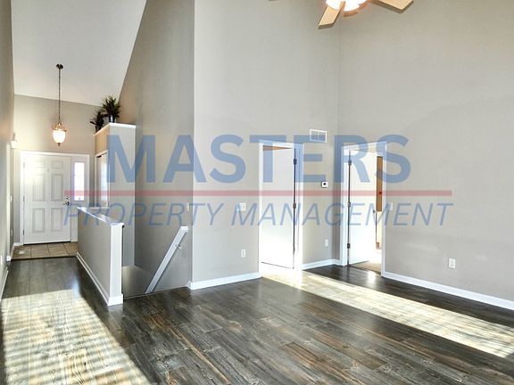 4th image of 819 Little Creek Dr