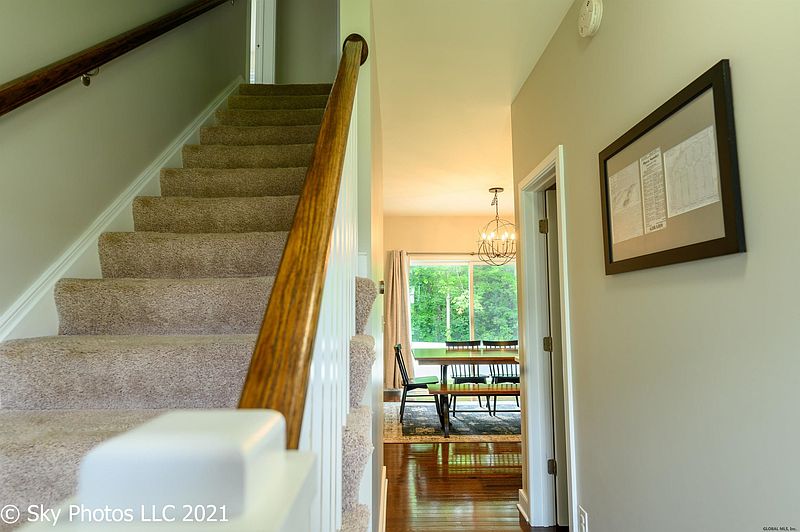 4th image of 217 PARK RIDGE Drive