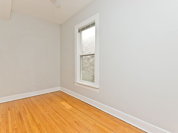 2nd image of 858 N Paulina St #2