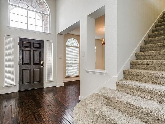 2nd image of 300 Mesquite Hill Dr
