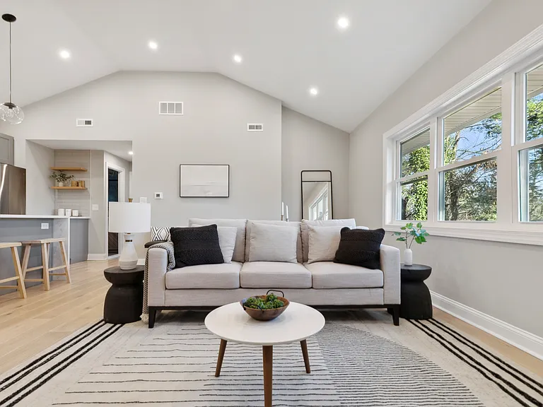 405 Meadowhurst Ln — Photo 6