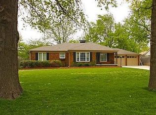 1812 Dorchester Pl, Nichols Hills, OK 73120