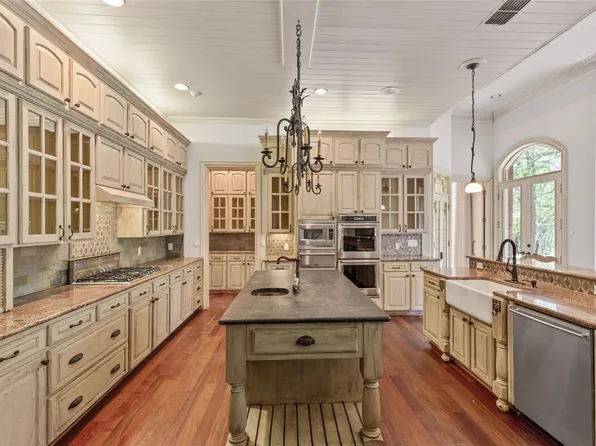 4504 Winewood Ct, Colleyville, TX 76034
