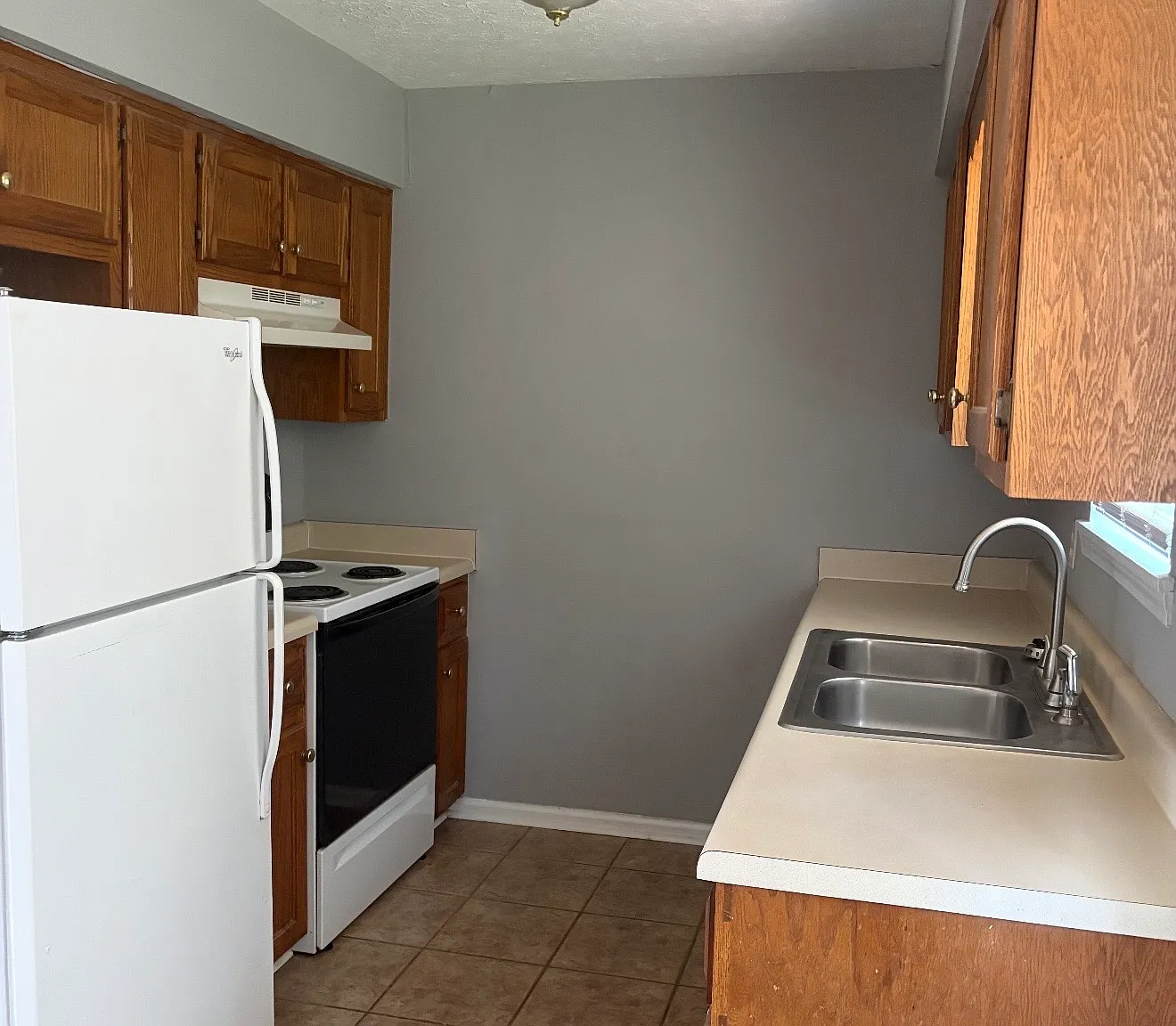 2 bed, 1.5 bath, 950 sqft, $1,150 — Photo 2